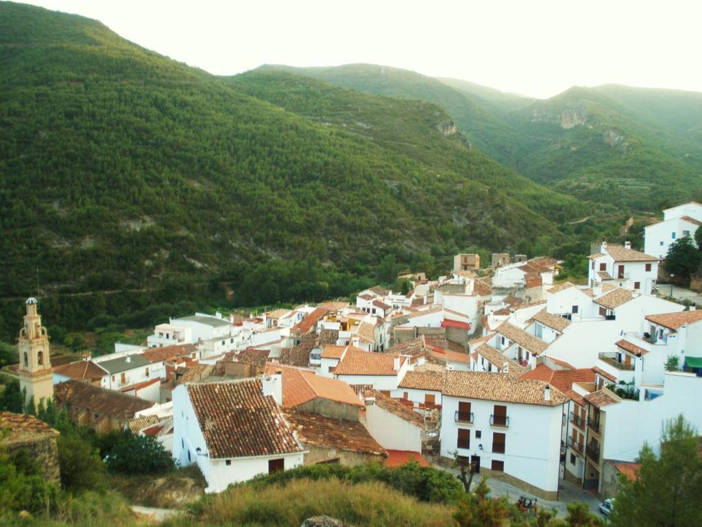 Hotel Restaurante Vinas Viejas Fuentes de Ayodar Luaran gambar