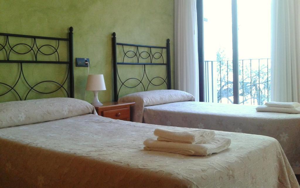 Hotel Restaurante Vinas Viejas Fuentes de Ayodar Bilik gambar